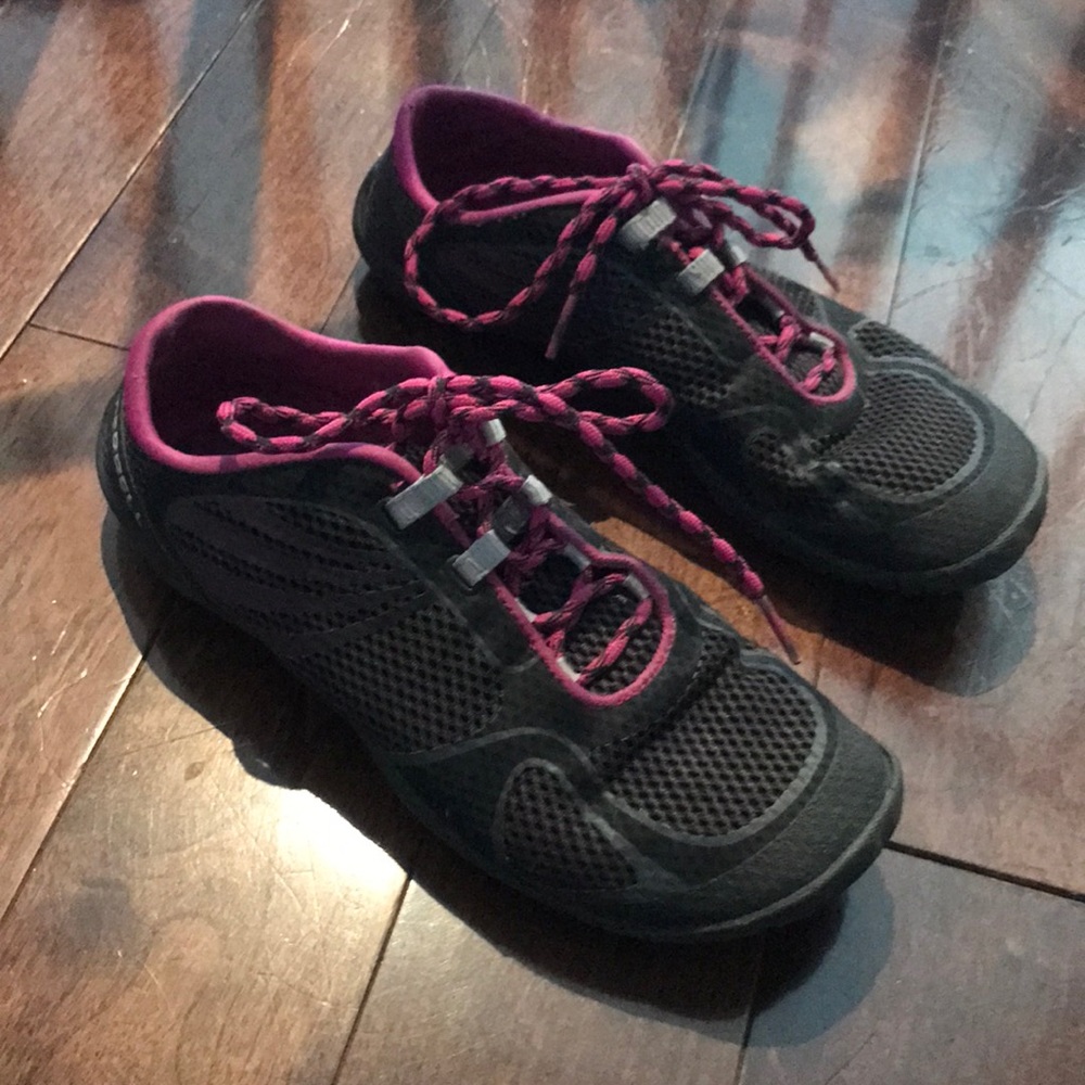 Women’s merrell vibram shoes, good condition